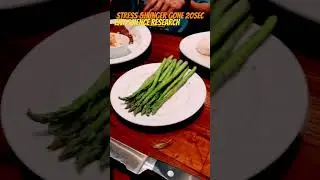 Stress & Hunger gone.  Edwin Williams at Longhorn Steakhouse, Delicious dinner. #youtubeshorts.
