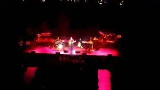 Lee DeWyze preforms 