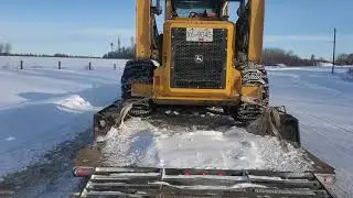 Plowin Out for the First Time This Winter !(John Deere skid steer with Snow Bucket plowing )