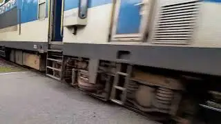 Sri Lankan train  🇱🇰 🚆 #srilanka #travel #trains #shorts #viral #explore