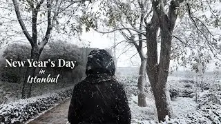 Snowy New Year&rsquo;s Day in Istanbul | Quiet Streets & Winter Walk