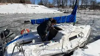 S/V Emma Lou frozen in the Ohio River