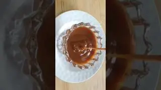 Быстрый и простой карамельный соус #карамель #короткоевидео
