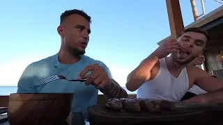 Ed Matthews Keeps Taking Hstikkytokky's Food!
