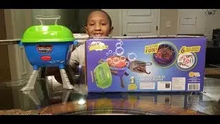 Maxx Bubble Light Up & Sizzle Bubble Grill -EE's Cool toys review