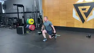 Open Trap Bar Walking Lunge