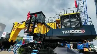 super man#machinerychannel #excavator #chinesetoyfactory #heavymachinery #heavyequipment#exhibition