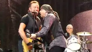 Bruce Springsteen Wembley 2016 No Surrender & Be True