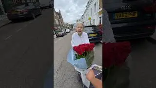Дарите улыбки пожилым людям с помощью цветов 🌺