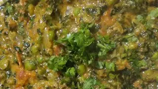 Ek baar methi matar aese bana le to sab ungliyan chaat chaat ker khaege#shortsfeed 