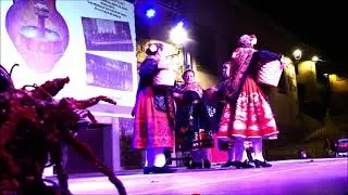 ACTUACIÓN DEL GRUPO FOLKLORICO 