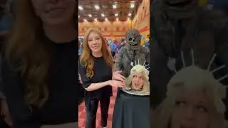 Cassandra Peterson With Creepshow Cosplayer 💀💯