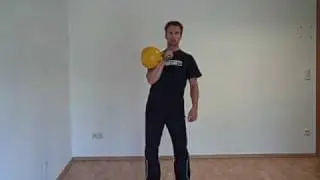 Military Press Intensitätsänderung mit einer Kettlebell