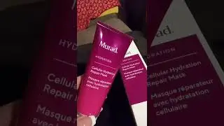 I am obsessed with this beautiful cellular hydration repair masque from Murad
