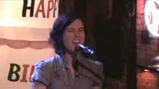 Missy Higgins singing Warm Whispers (with an amazing ending!) in Louisville KY
