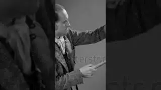 #animation #shortvideo #soundeffects  HOLLYWOOD - 1936 - The sound effects team and voice actors