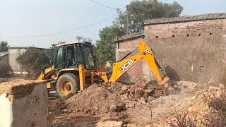 Jcb 3dx bathroom tank khodai ho raha v/s miti loading tractor village new safety tank jcb work #jcb 