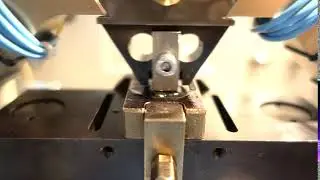 TriNoWe noise testing of elastomers in brak fluids on SRV5