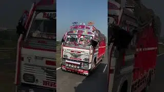 jagab ka experience hai is bande ke pass#automobile#traffic#pothole #driver#shorts#trending#1million