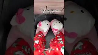 Shop link in bio 🎄❄️ #hellokitty #sanriogirl #pajamas #christmas #christmasgifts #giftideas