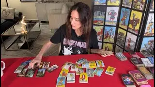 ЛЕВ ЛЮБИТ ЧТЕНИЕ 🔮 Что они чувствуют к вам ПРЯМО СЕЙЧАС | Текущая энергия и проявление