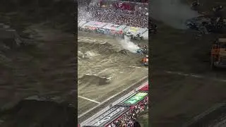 Monster truck crash💥