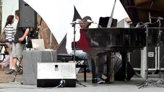 Dado Trist&atilde;o (SAND&Aacute;LIA DE PRATA) [Piano na Pra&ccedil;a] (11/2011) 3