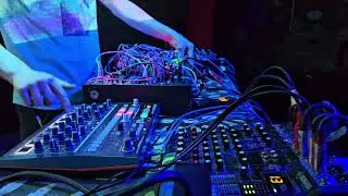 Live DAWless Techno At the Bar