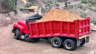 Heavy Machinery Failures and Industrial Accidents Caught on Camera
