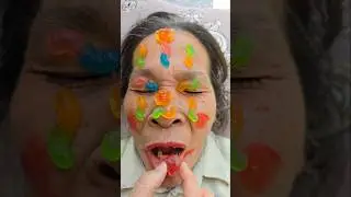 The old lady ate candy, appetizers and cakes very well. #candy #food