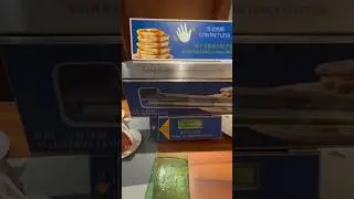 Automatic pancake maker at Nathan Hotel in Hong Kong 🇭🇰 #HongKong #NathanHotel #HK #香港