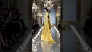 The most spectacular runway of this season/A golden symphony of luxury #fashion #highfashion #runway