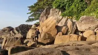 Lang thang ở Bàn Tay Tiên nghe sóng biển vỗ vào đá | Hòn Đá Bạc