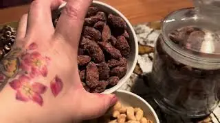 Cinnamon sugared almonds very yummy #cinnamonssugaredalmonds #almonds #cinnamonalmonds #foodislife 