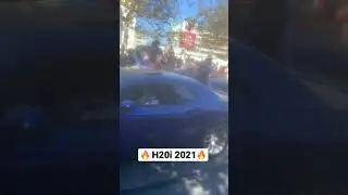 H2Oi Crowd blocks police as challenger escapes