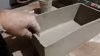 travail à la plaque, faire une boîte en argile, poterie