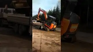 Bagger aufladen f&uuml;r  Fortgeschrittene.