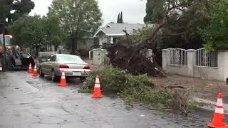 #Breakingnews High wind event, possible tornado touches down in Long Beach at Molina & Spaulding.