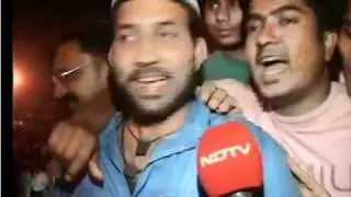 1 LAKH FANS  AT MS DHONI  RANCHI HOUSE AFTER WINNING WORLD CUP 2011 - must watch