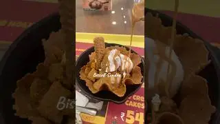 Lotus Biscoff Sundae #food #shorts #icecream #biscoff
