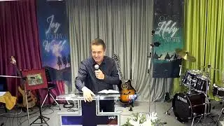 Mirotvorci - Laslo Hornjik