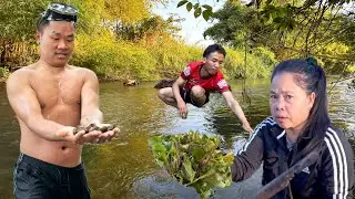We went to thai village to find wild vegetables and catching snail 🐌