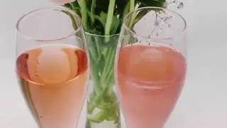 Rose Gold &ldquo;Brew Glitter&rdquo; in Champagne | www.brewglitter.com