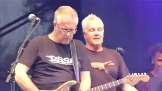 Geoff Wells (Daryl Braithwaite Band) - Howzat (guitar solo)