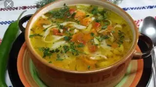 Zuppa di pollo e verdure/ Ciorba de pui cu legume
