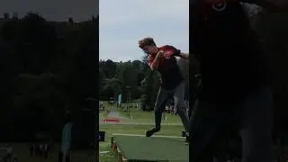 Calvin Heimburg goes off the cage on hole 11 of Nokia&rsquo;s Beast #discgolf