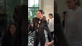 Philippine Leroy-Beaulieu et Jos&eacute;phine Japy au d&eacute;fil&eacute; Schiaparelli.