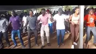 Luhya community call it Kamabeka, this is how to dance     🔥 🔥