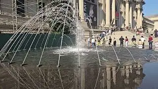 Slow-Motion Fountain at the Metropolitan Museum in New York City 2025 October