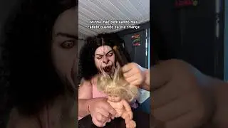 Minha m&atilde;e penteando meu cabelo quando eu era crian&ccedil;a: